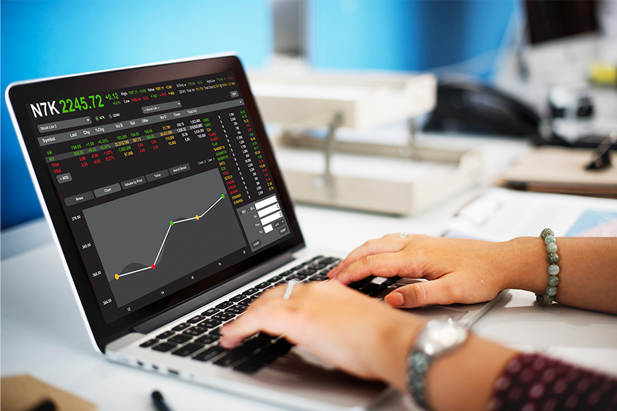 Stocks-vs-Cryptocurrencies